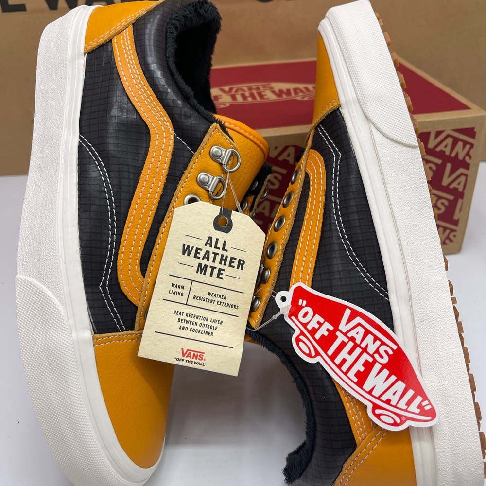 Vans WMNS Old Skool Mte
(Mte) Apricot/Black
VN0A348F2NF Sneakers - Picture 10 of 16